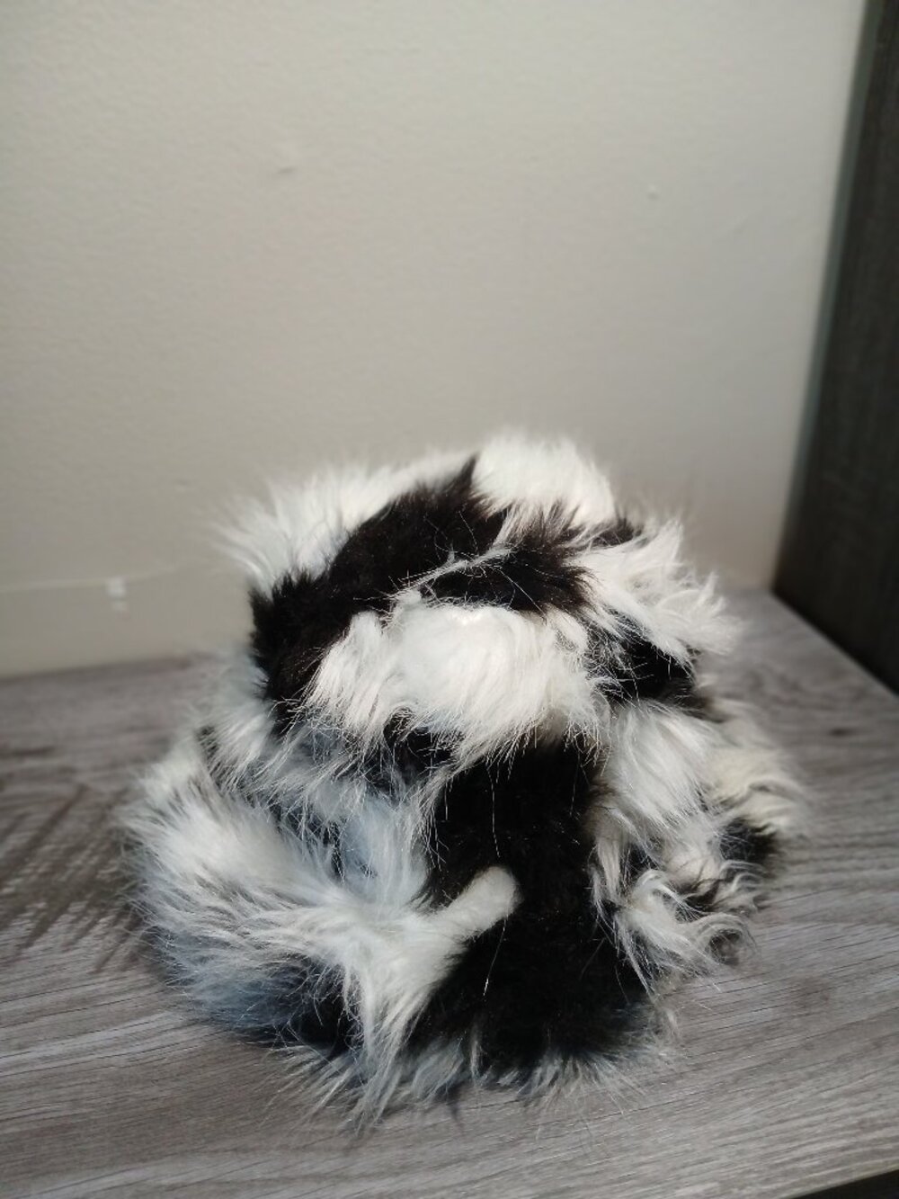 90s hip hop bucket hat, black and white imitation  animal fur.